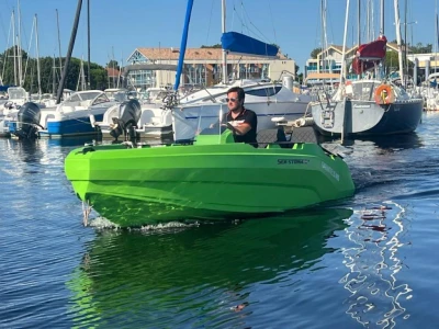 SEA STORM  BARCO SEA STORM 14 HDPE ADVANTAGE VERDE OSCURO World Shop